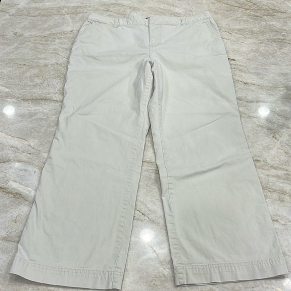Eddie Bauer | Mercer Fit Khaki Pants | Light‎ Stone | Petite Size 16 (16P) - Picture 2 of 10
